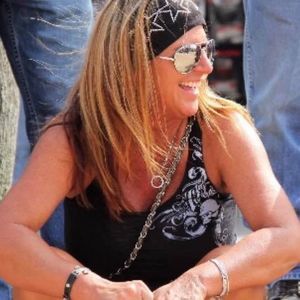 Meet your Posher, Dee